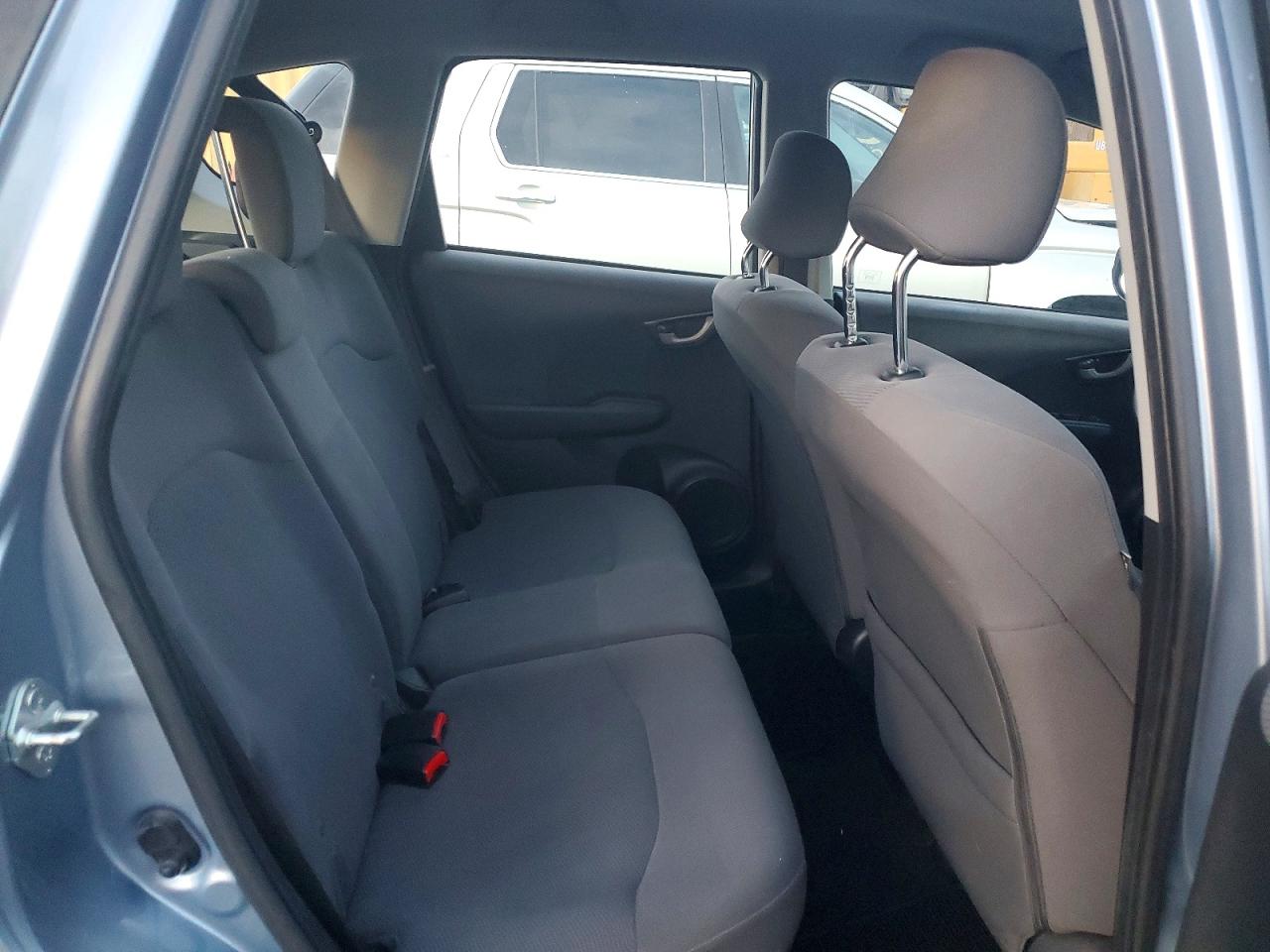 2011 HONDA FIT photo 10