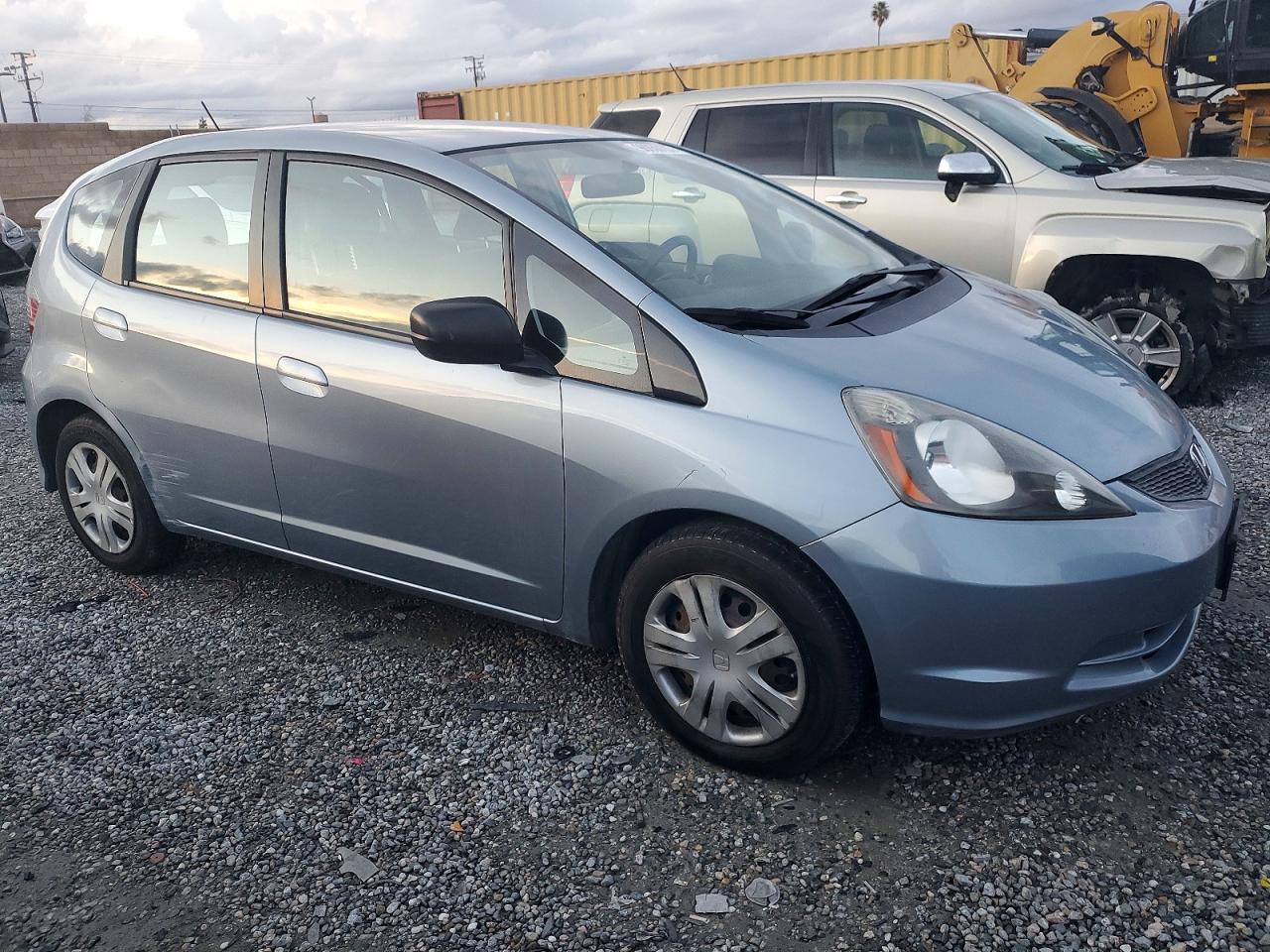 2011 HONDA FIT photo 4