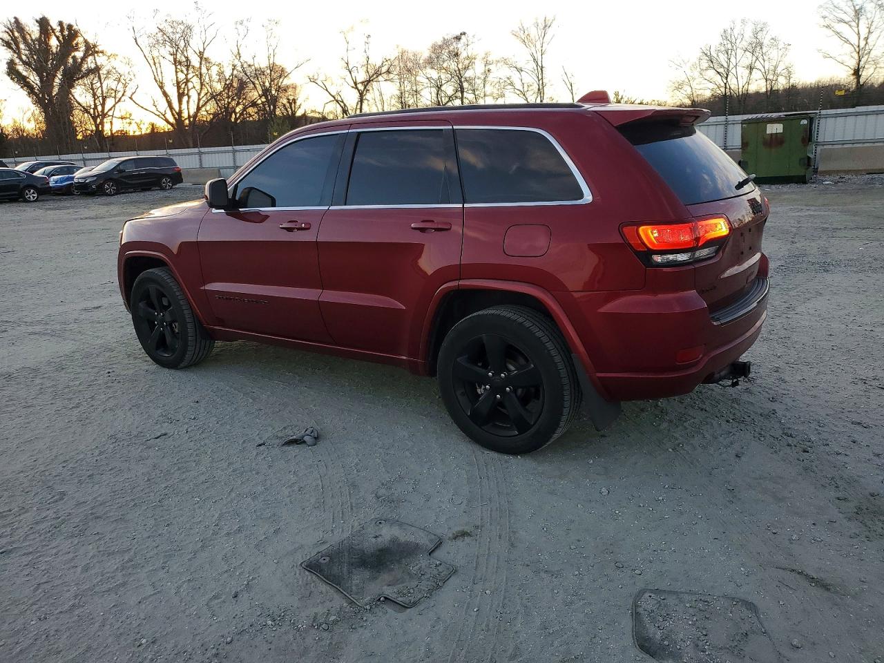 2015 JEEP GRAND CHEROKEE LAREDO photo 2