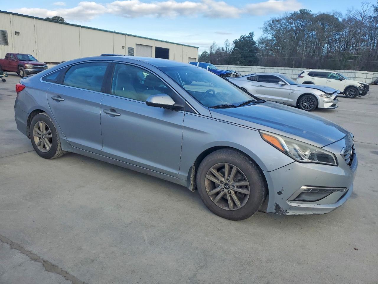 2015 HYUNDAI SONATA SE photo 4