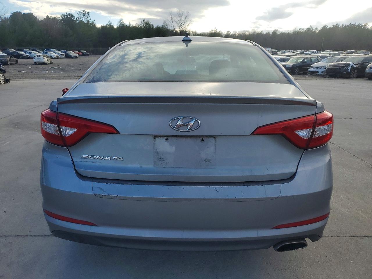 2015 HYUNDAI SONATA SE photo 6