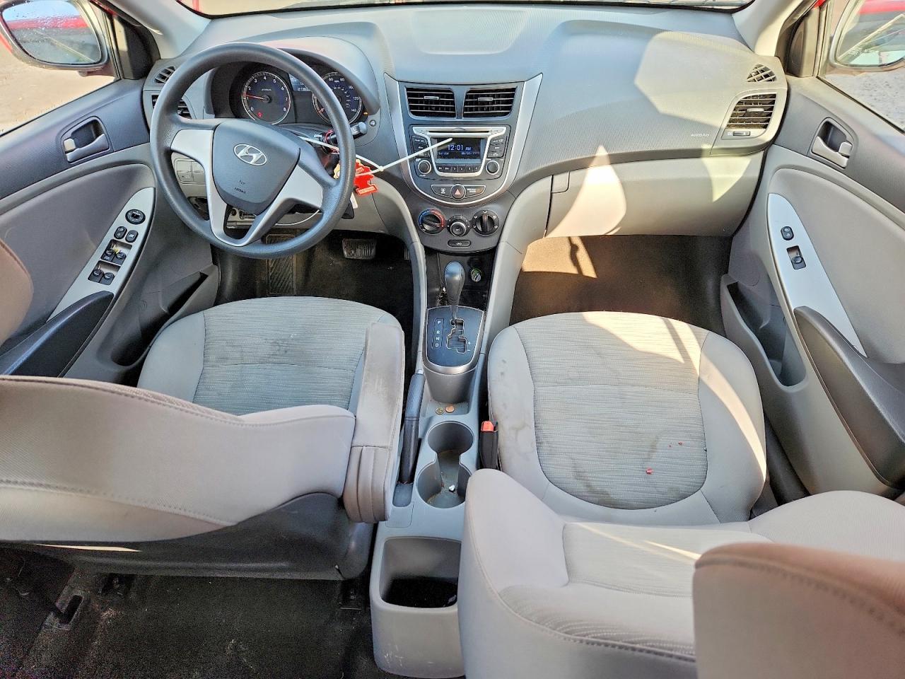 2016 HYUNDAI ACCENT SE photo 8