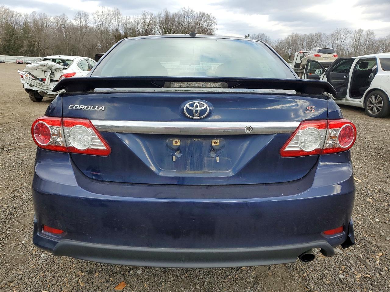 2011 TOYOTA COROLLA BASE photo 6