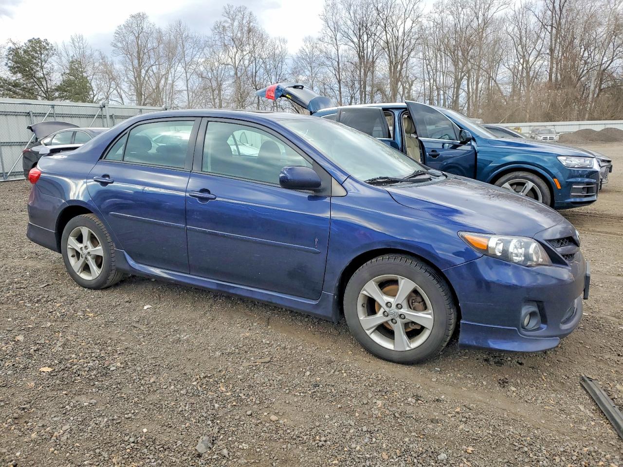 2011 TOYOTA COROLLA BASE photo 4