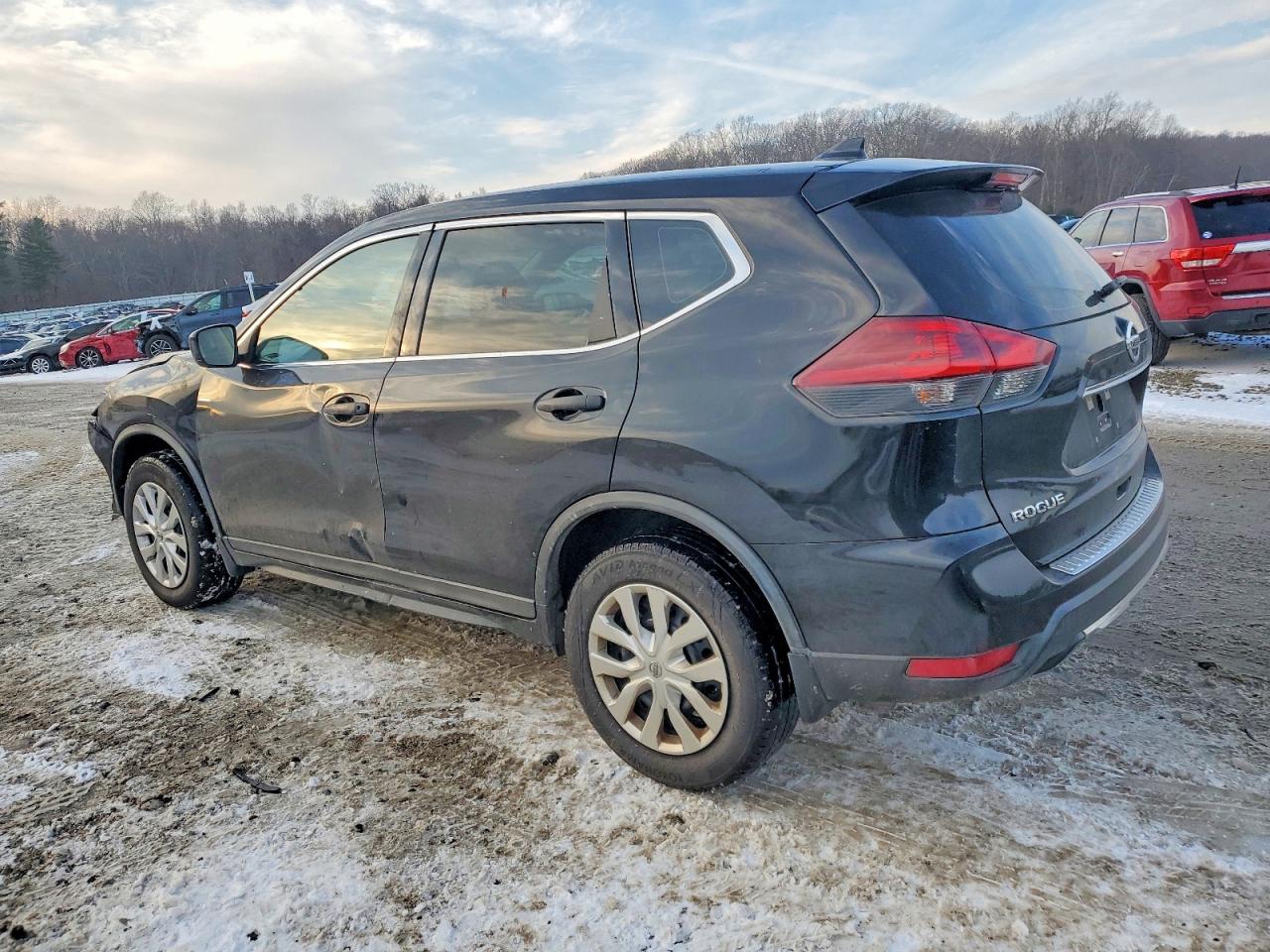 2018 NISSAN ROGUE S photo 4