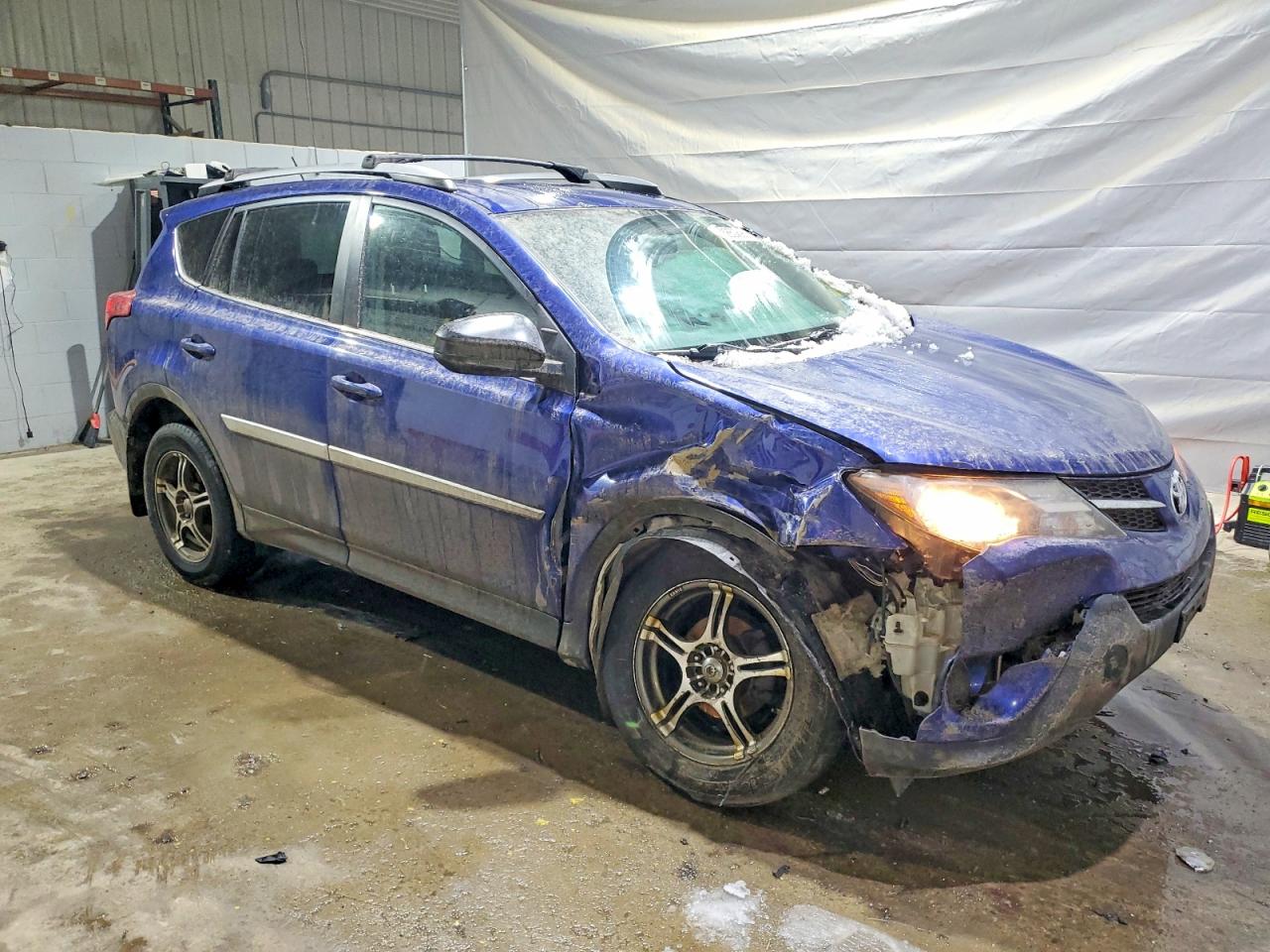 2015 TOYOTA RAV4 LE photo 4