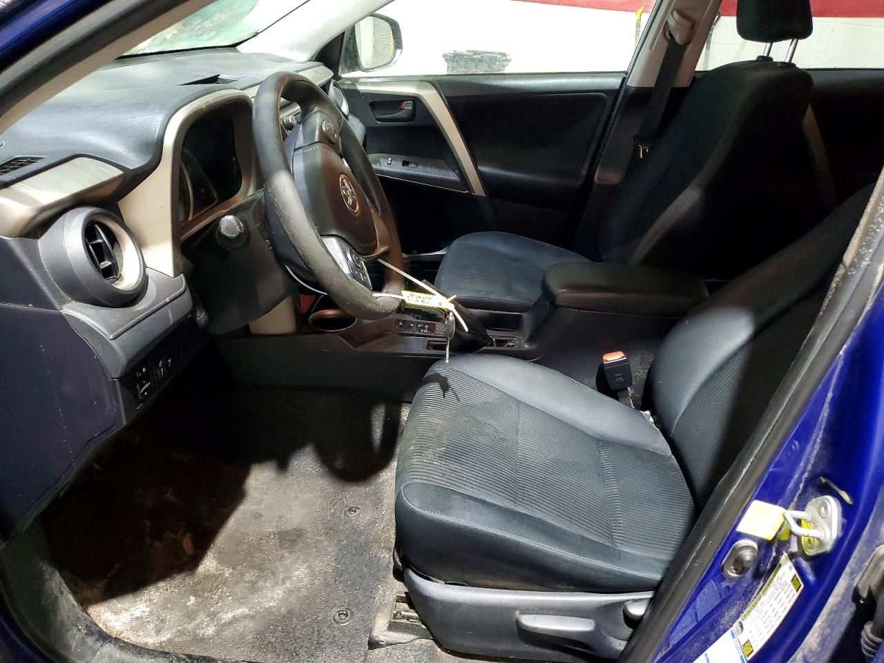 2015 TOYOTA RAV4 LE photo 7