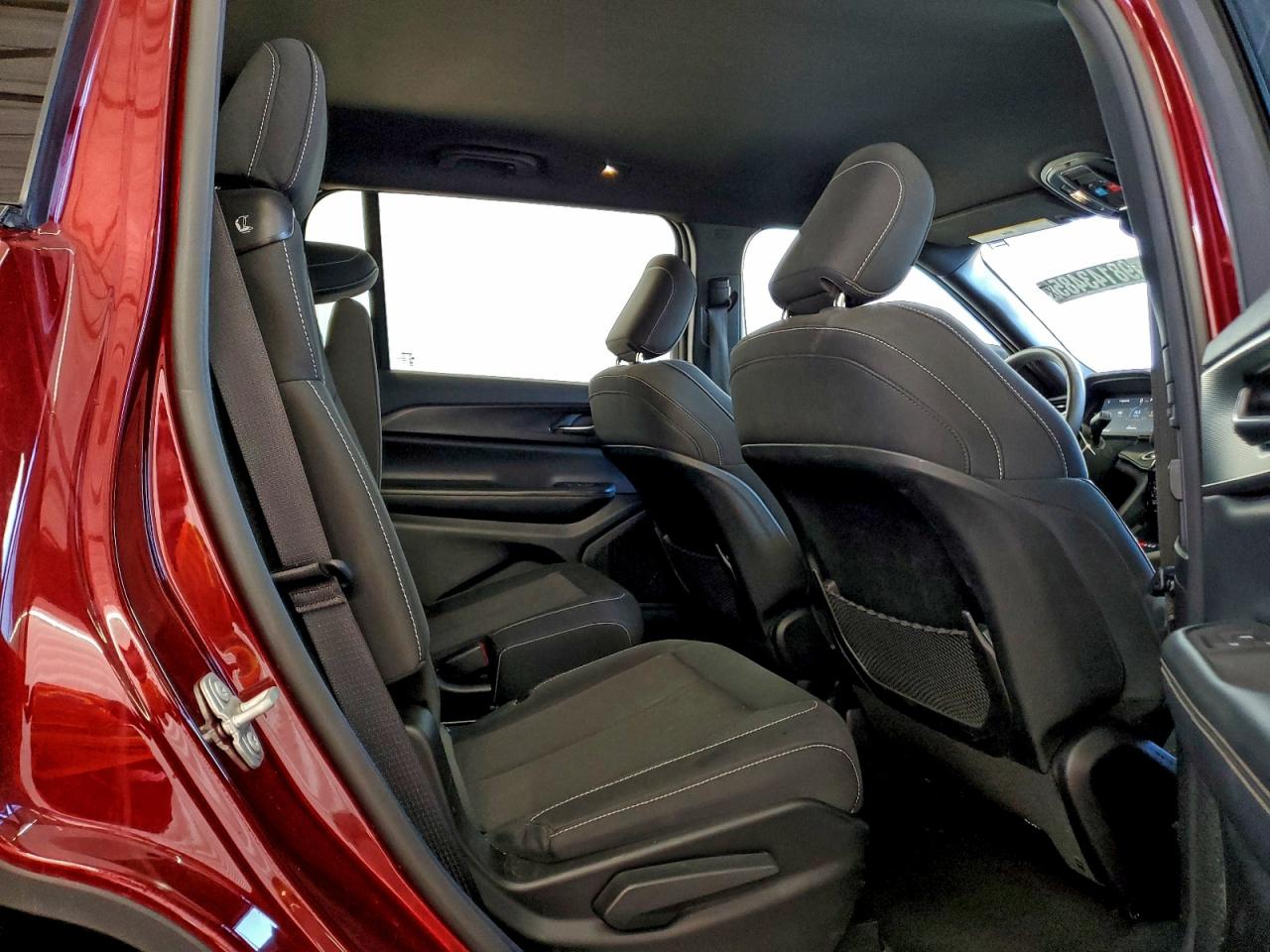 2024 JEEP GRAND CHEROKEE L LAREDO photo 11