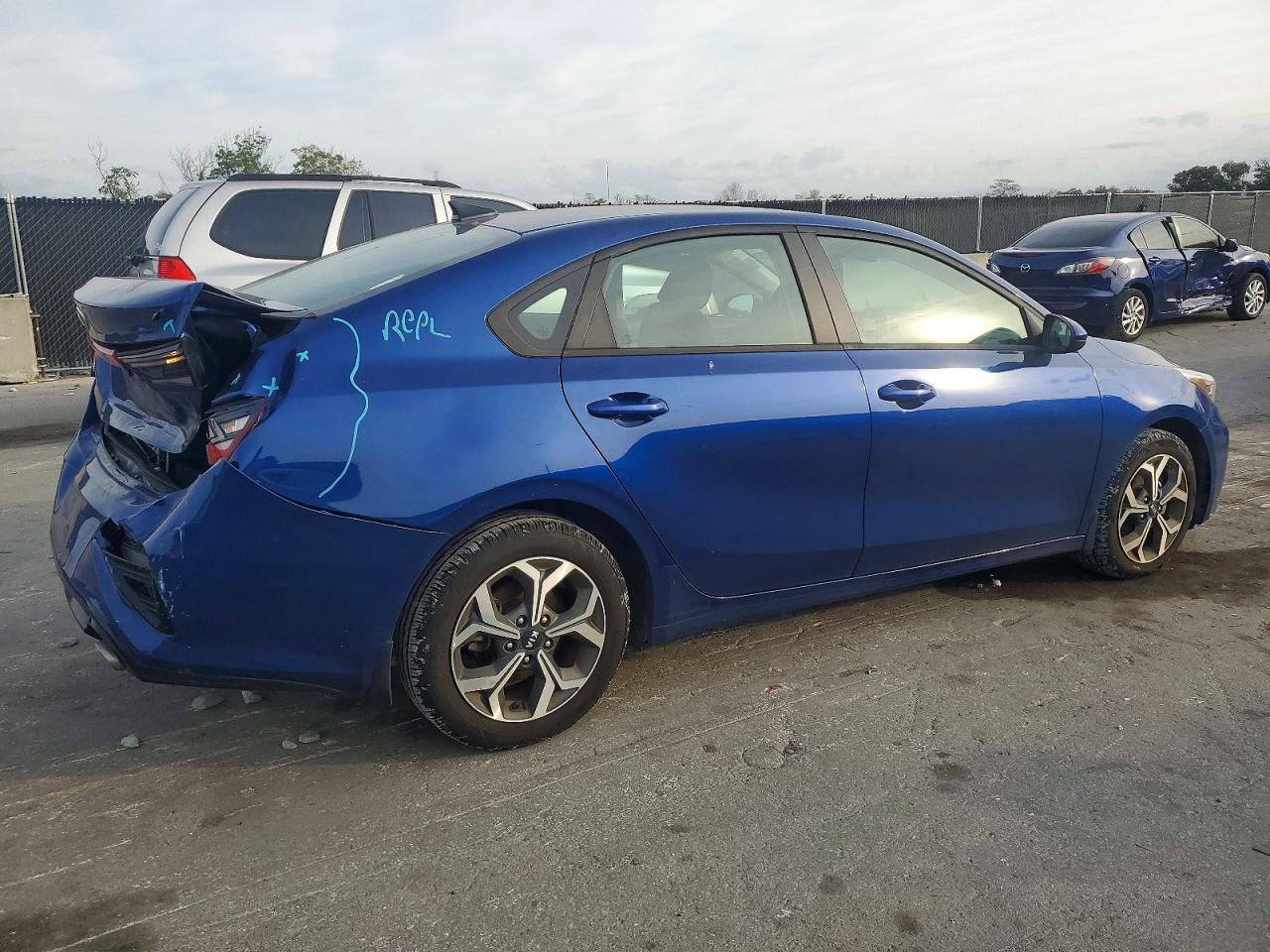 2021 KIA FORTE FE photo 3
