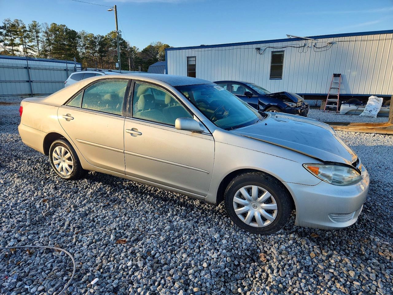2005 TOYOTA CAMRY LE photo 4
