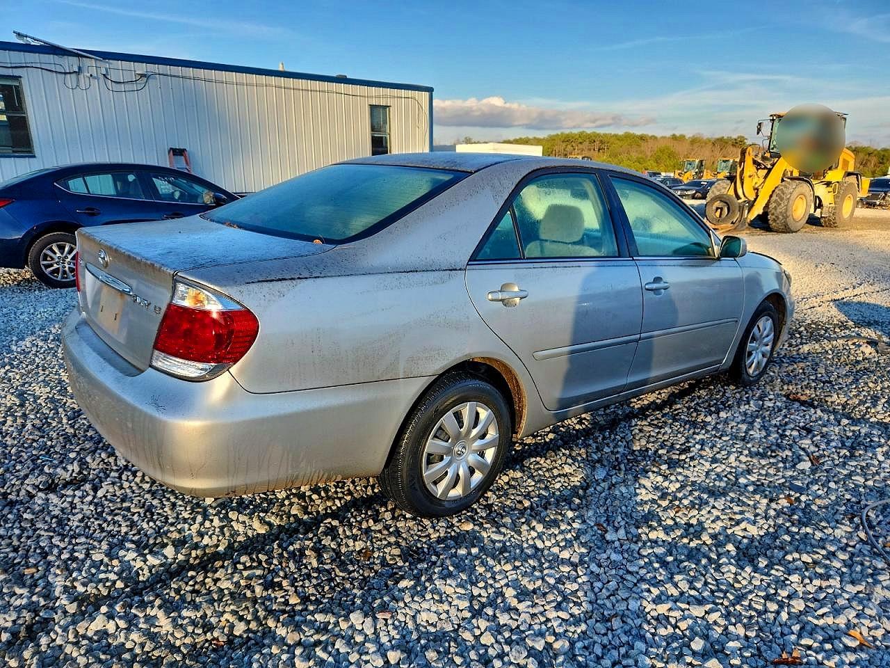 2005 TOYOTA CAMRY LE photo 3