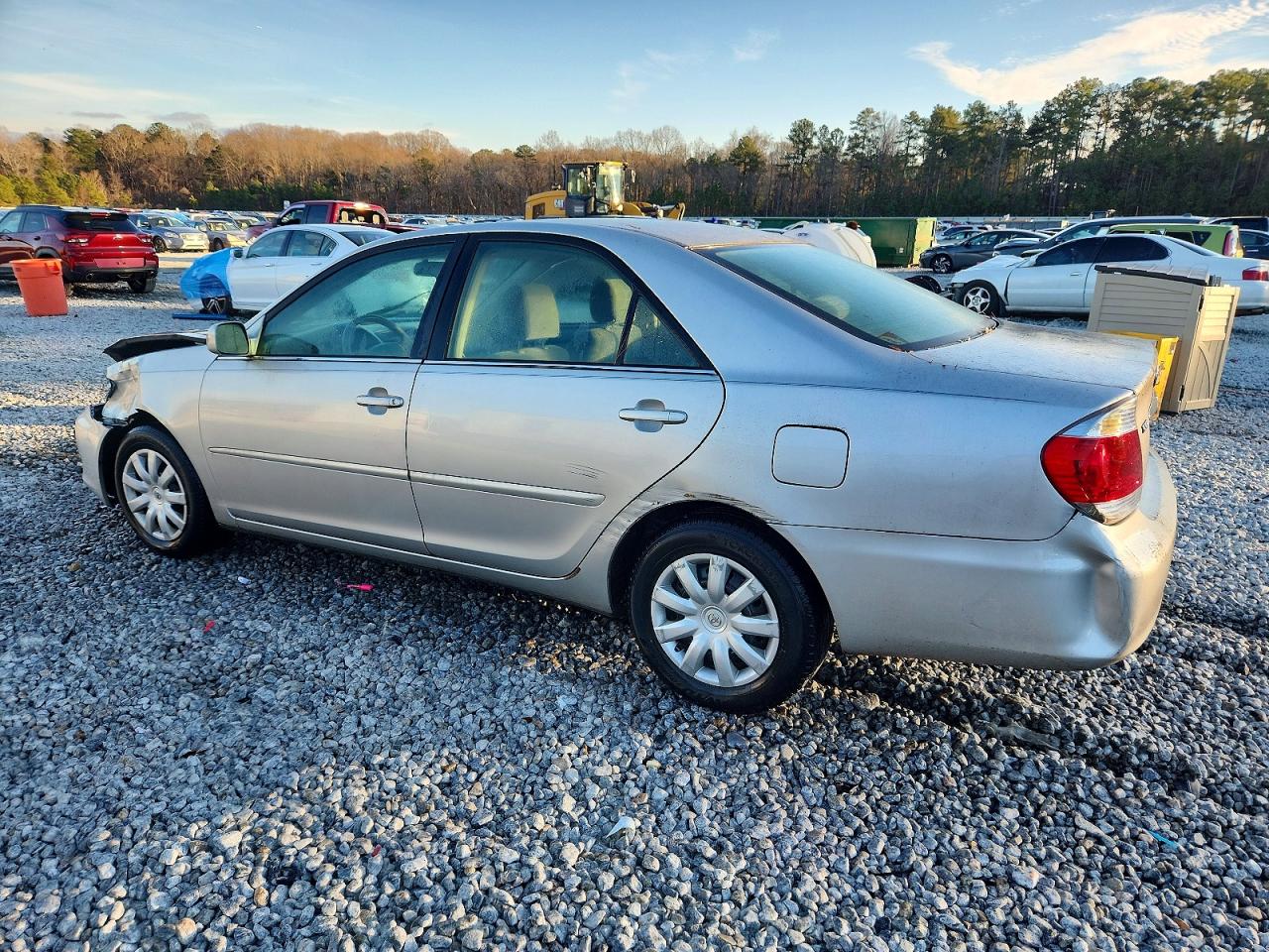 2005 TOYOTA CAMRY LE photo 2
