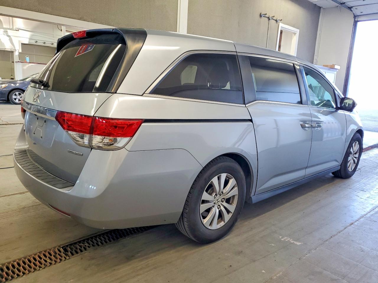 2016 HONDA ODYSSEY SE photo 5