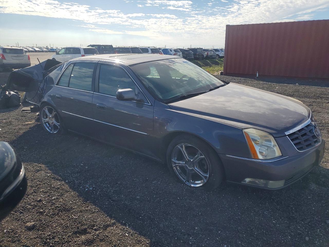 2006 CADILLAC DTS photo 4