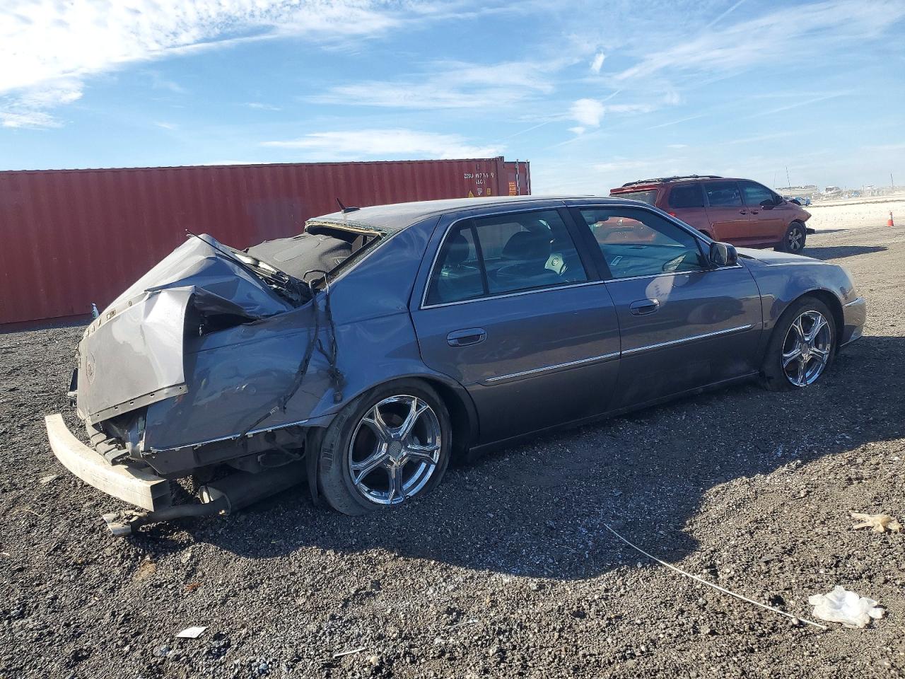 2006 CADILLAC DTS photo 3