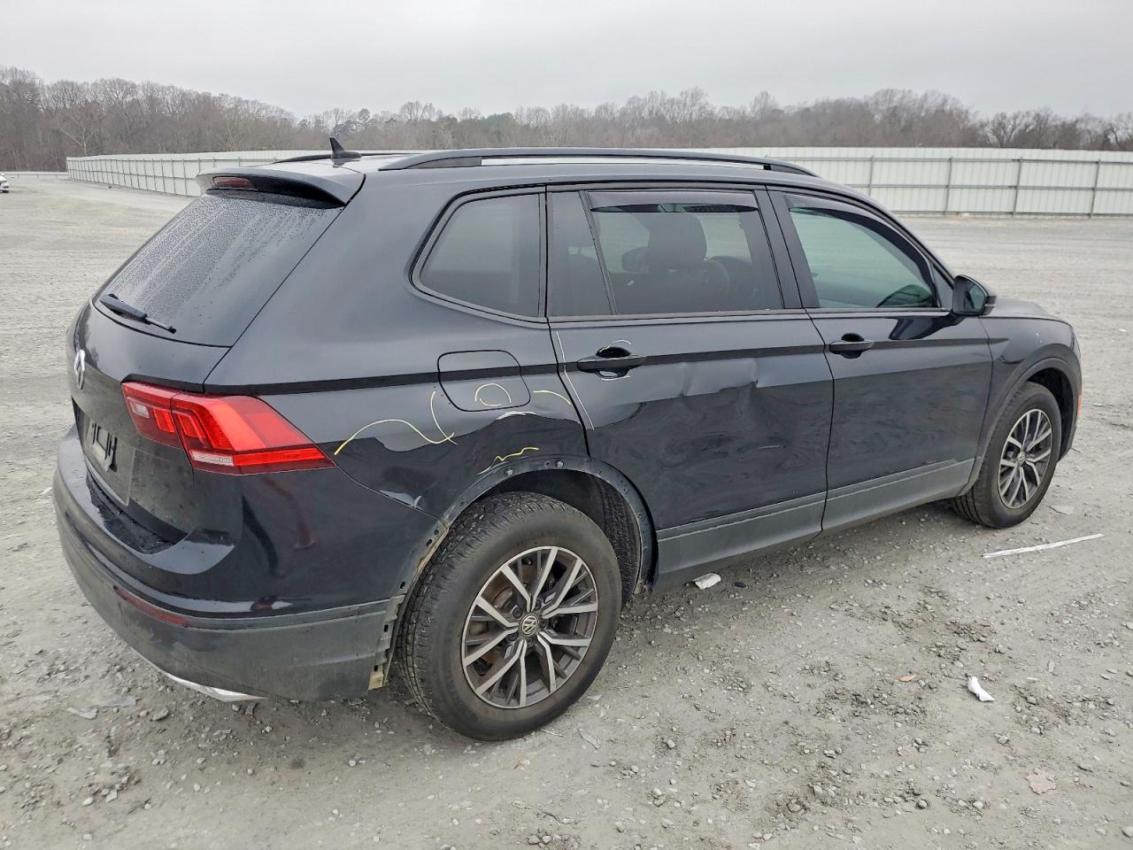 2021 VOLKSWAGEN TIGUAN S photo 7