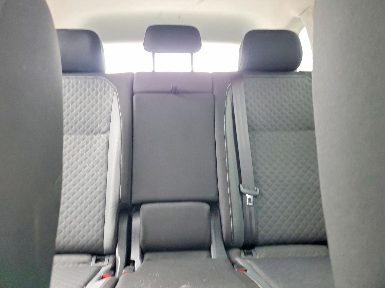2021 VOLKSWAGEN TIGUAN S photo 28