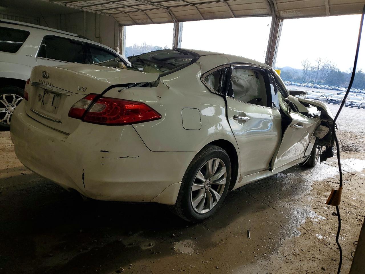 2012 INFINITI M37 photo 3