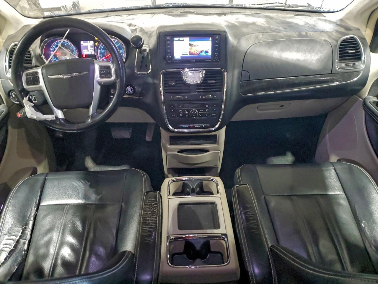 2012 CHRYSLER TOWN & COUNTRY TOURING L photo 8