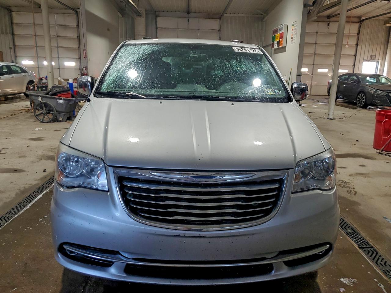 2012 CHRYSLER TOWN & COUNTRY TOURING L photo 5