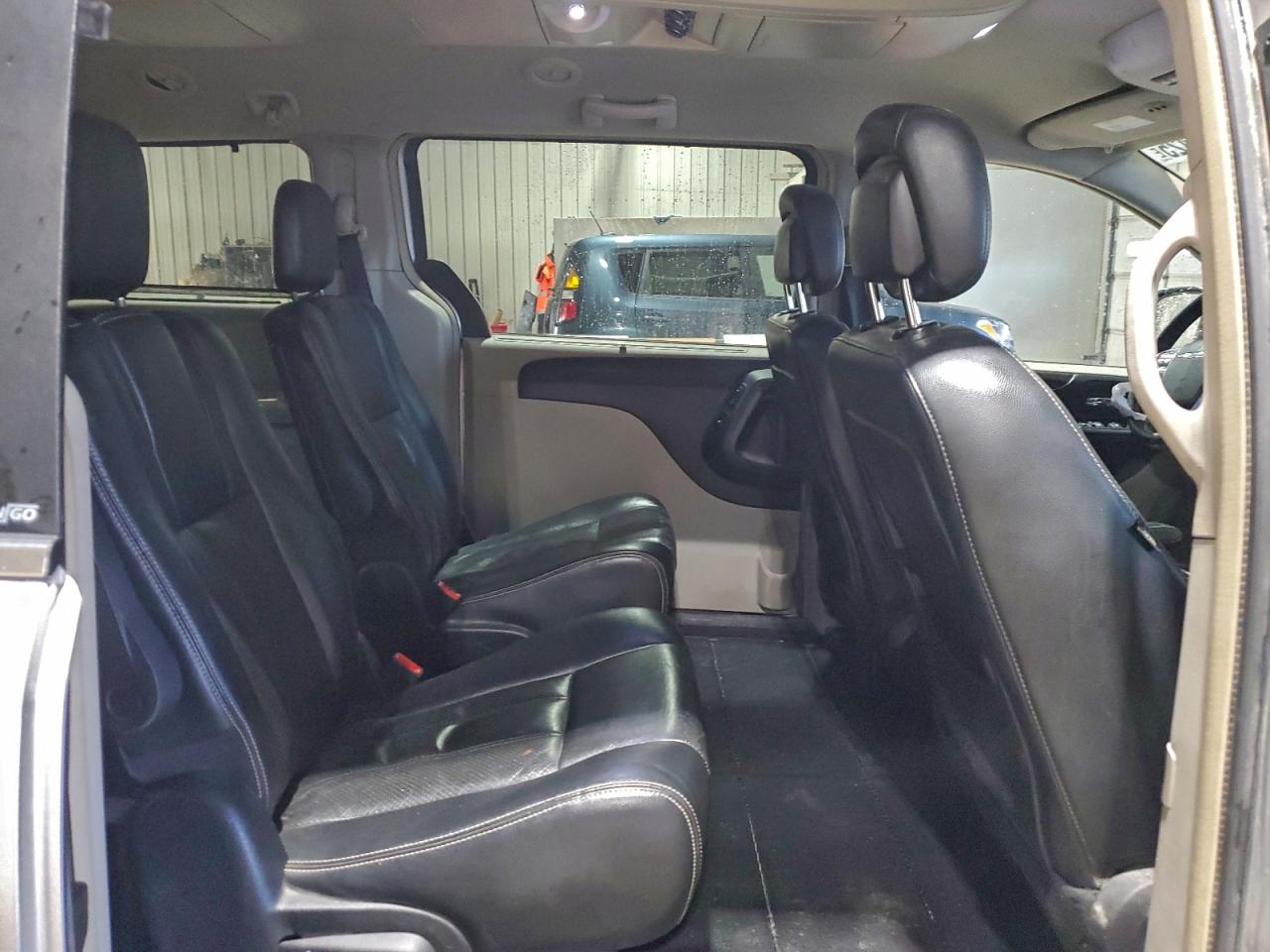 2012 CHRYSLER TOWN & COUNTRY TOURING L photo 11