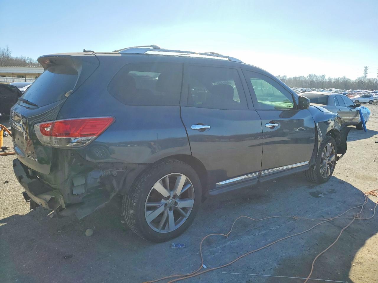 2013 NISSAN PATHFINDER S photo 5