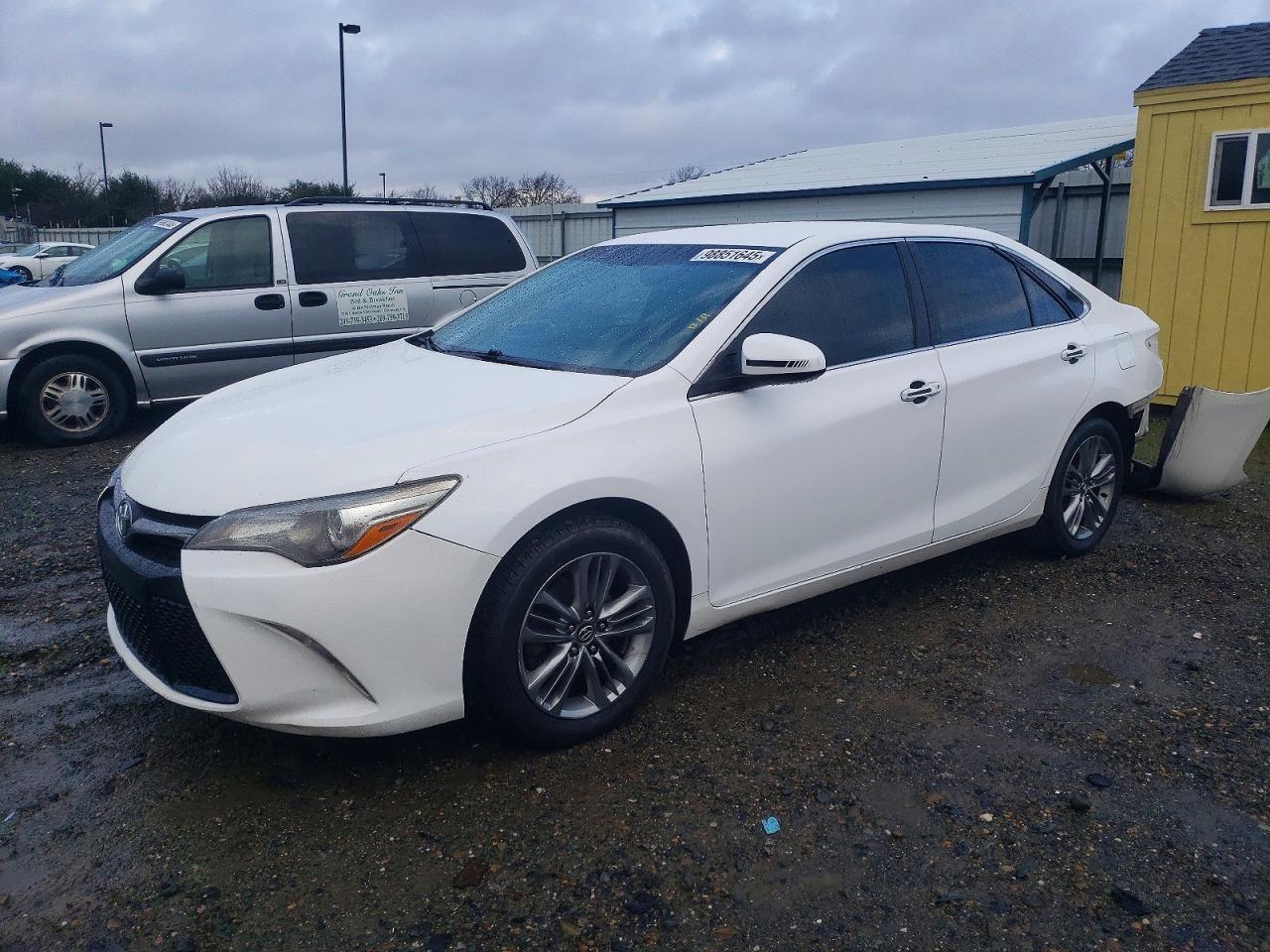 2016 TOYOTA CAMRY