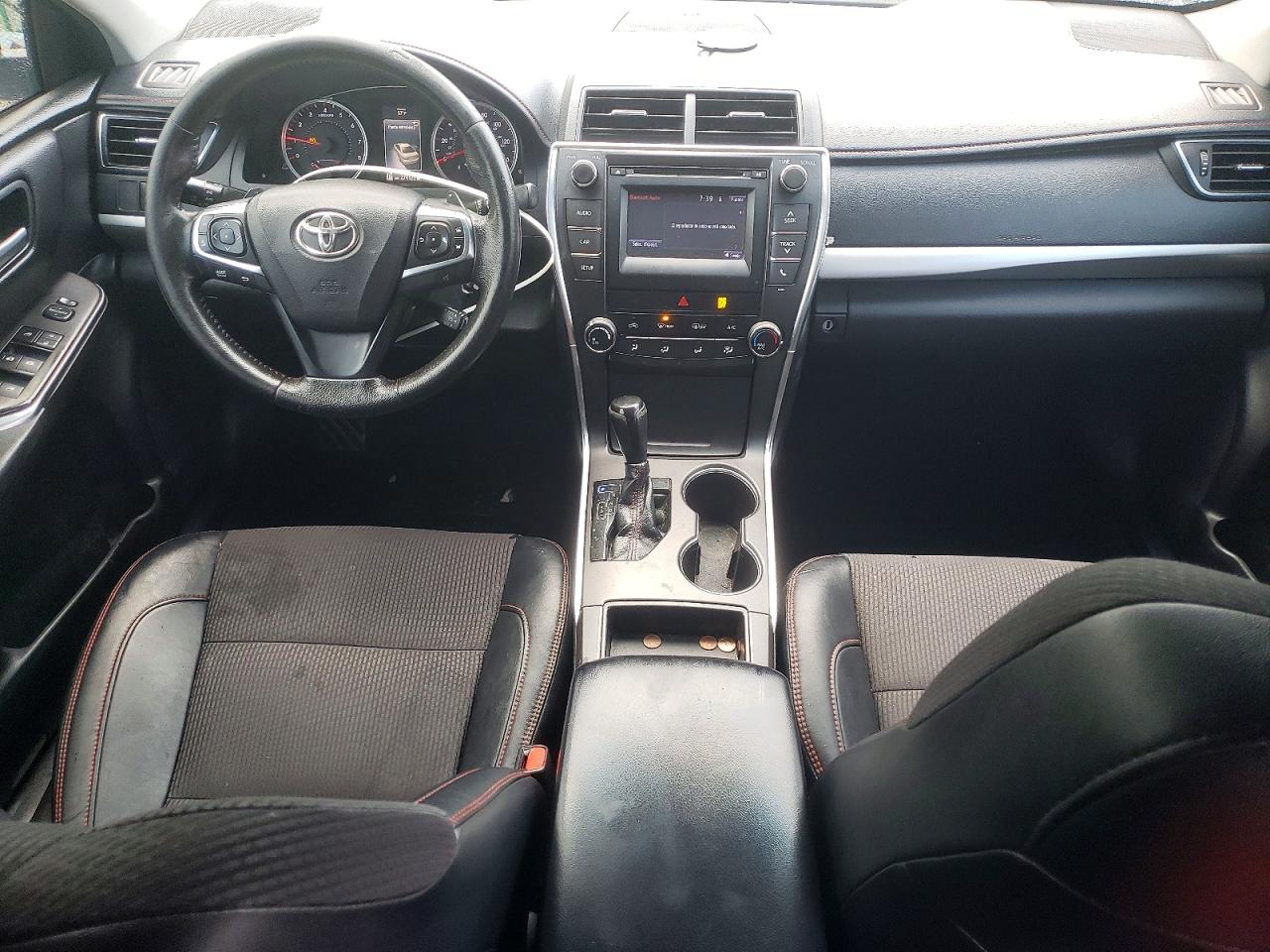 2016 TOYOTA CAMRY LE photo 8