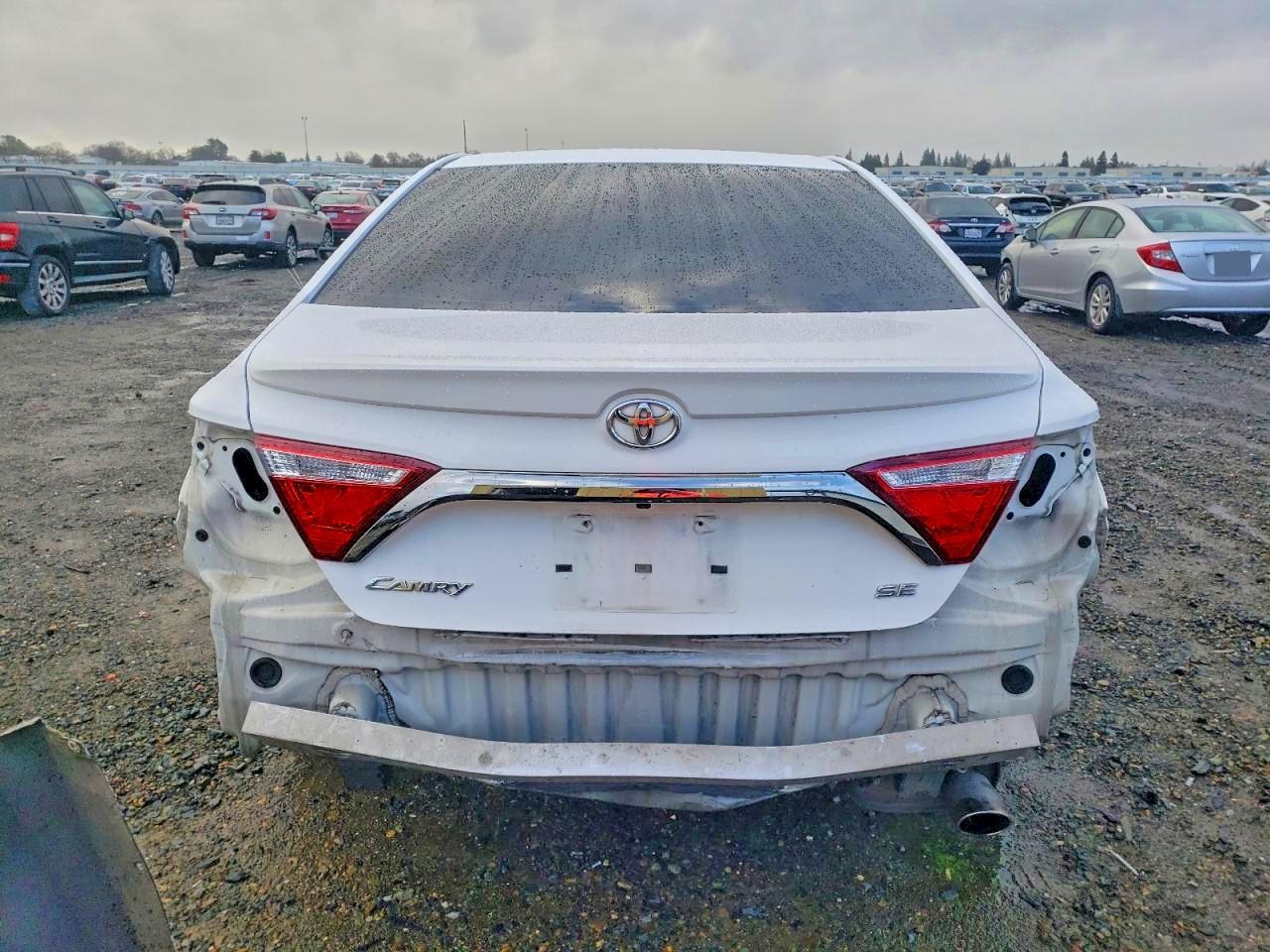 2016 TOYOTA CAMRY LE photo 6