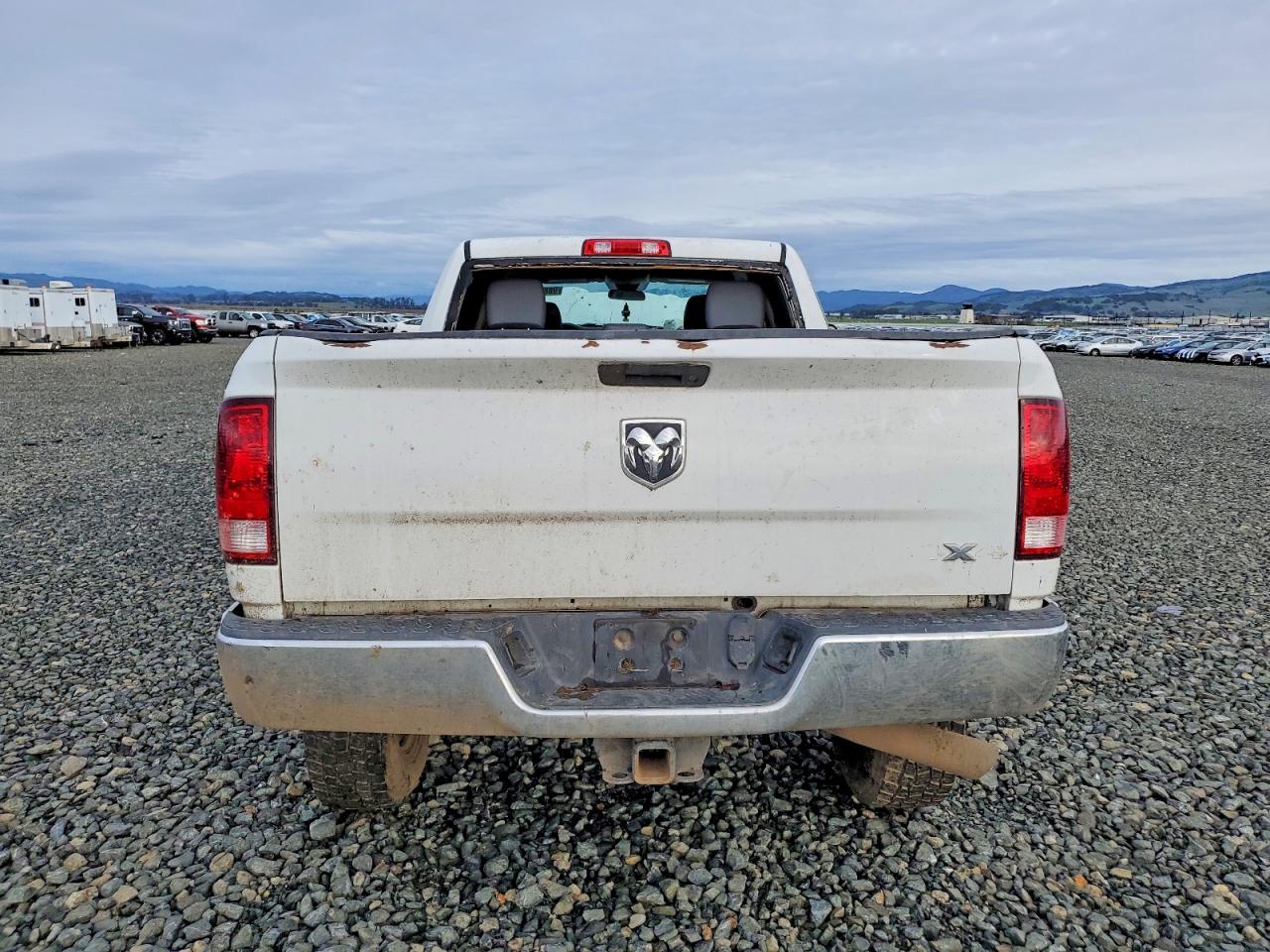 2017 RAM 2500 ST photo 6