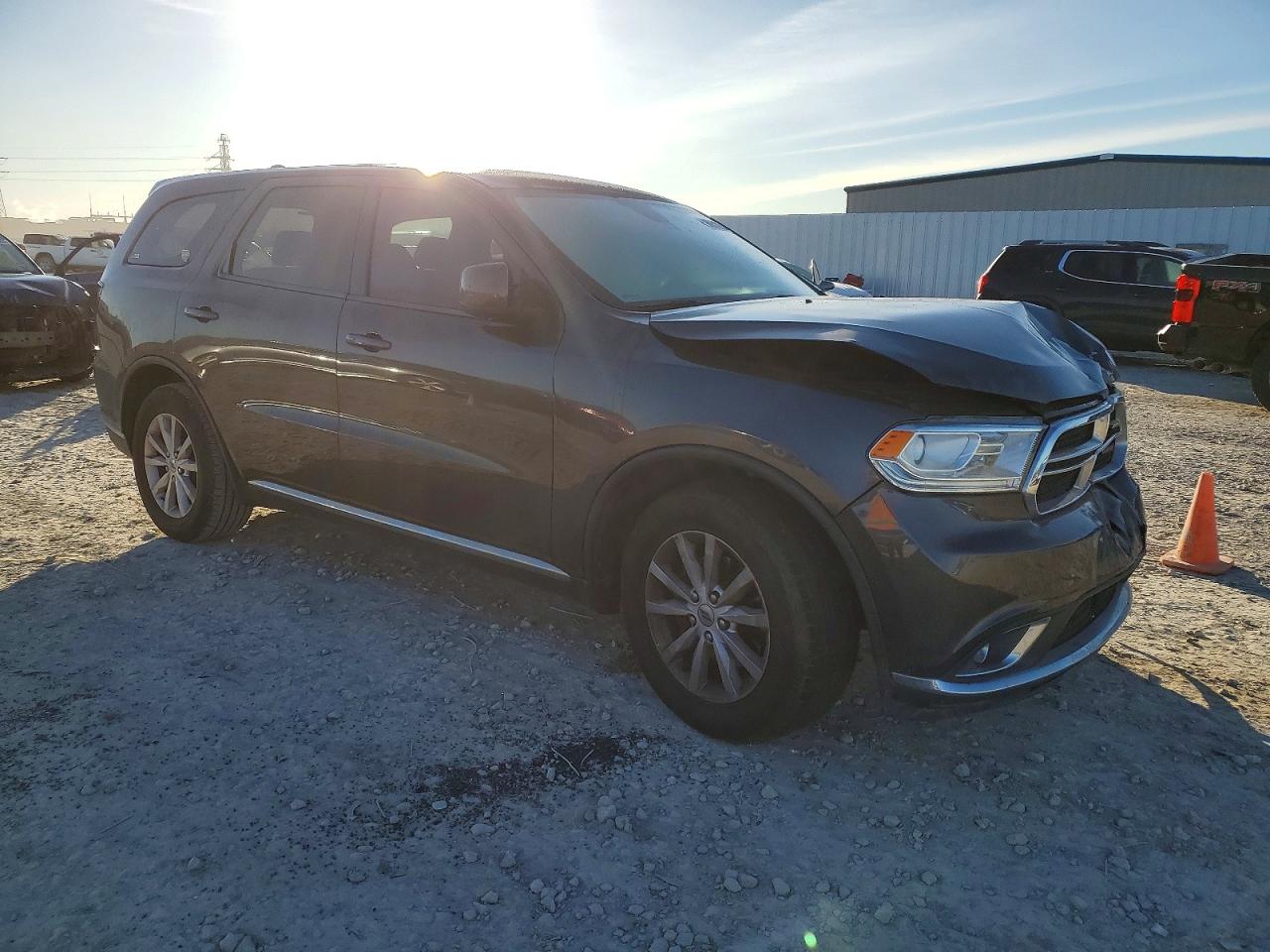 2019 DODGE DURANGO SXT photo 4