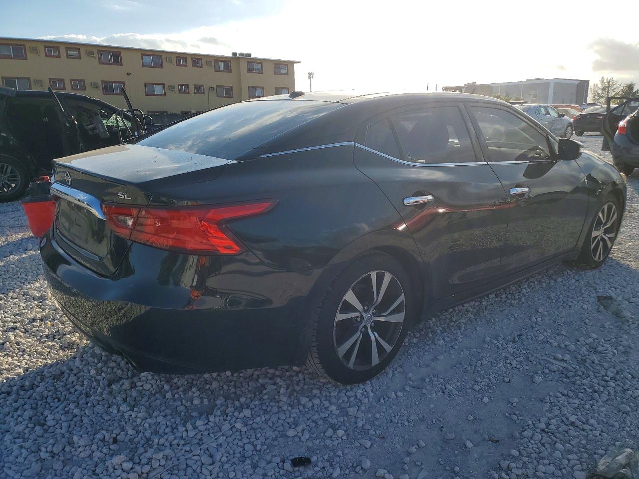 2017 NISSAN MAXIMA 3.5S photo 3
