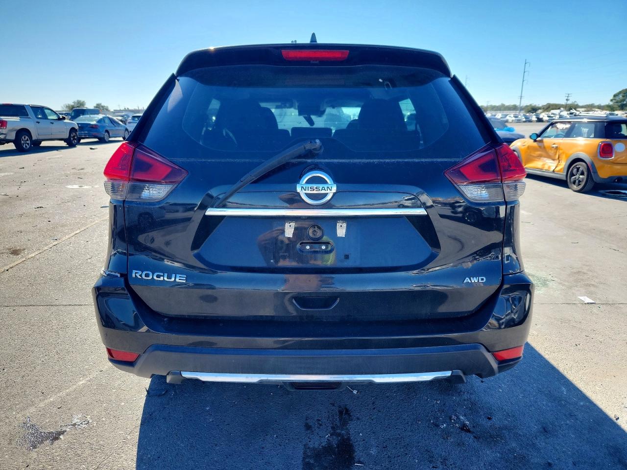 2019 NISSAN ROGUE S photo 11