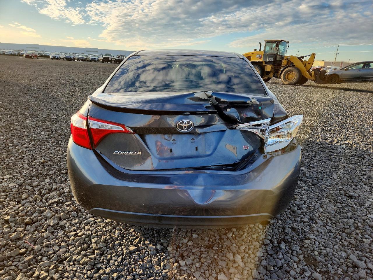 2015 TOYOTA COROLLA L photo 16