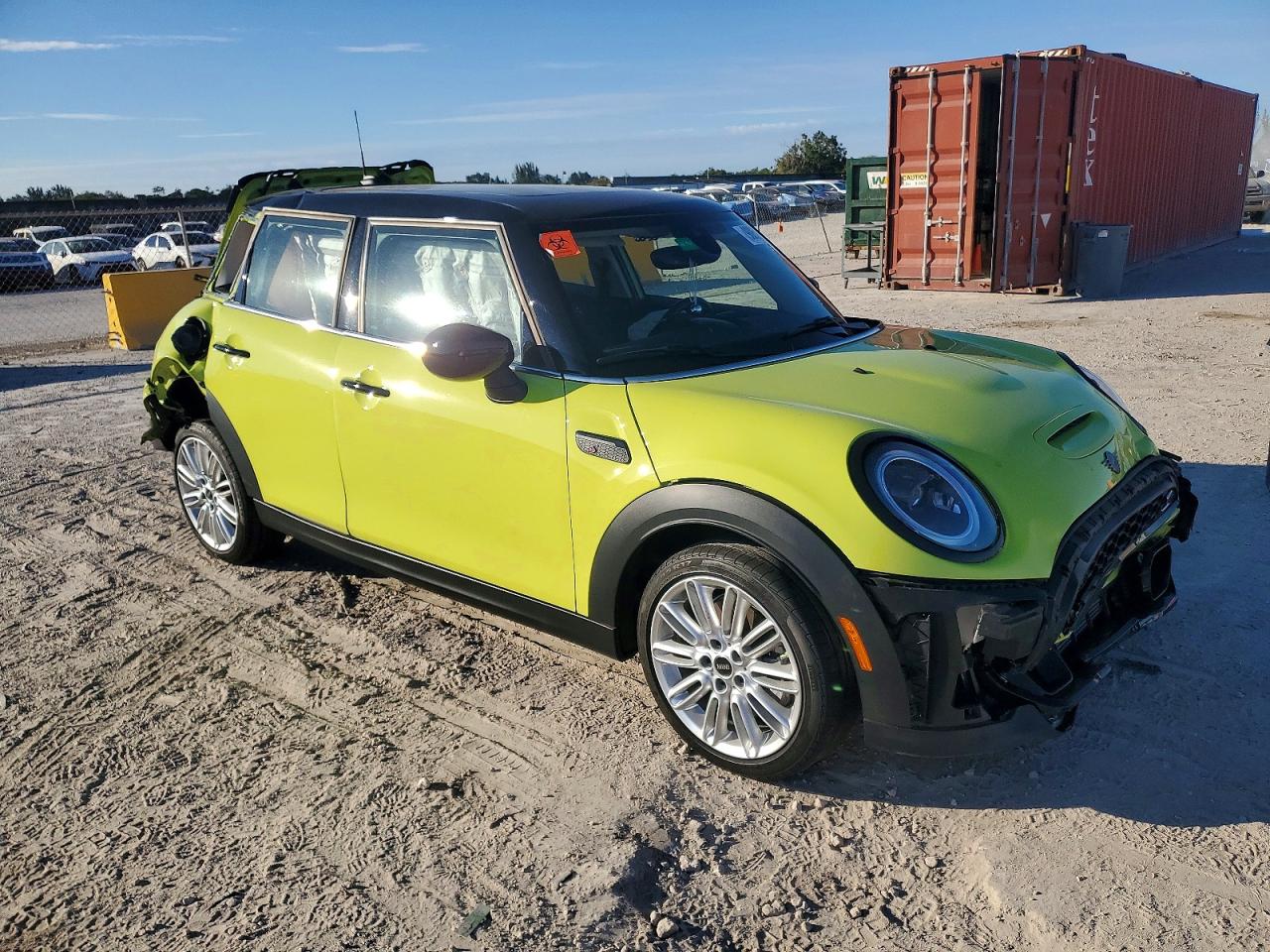 2024 MINI COOPER S photo 4