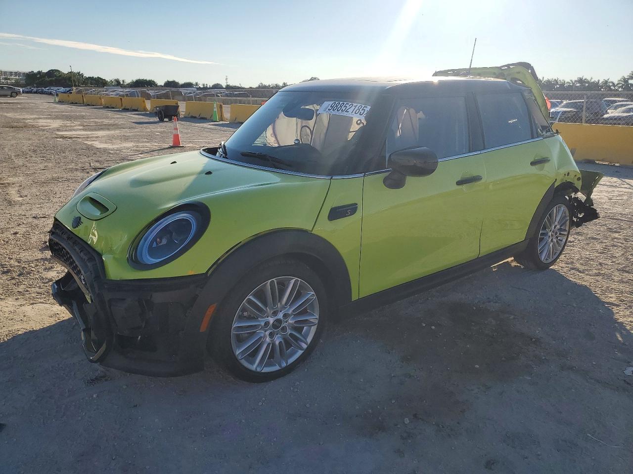 2024 MINI COOPER