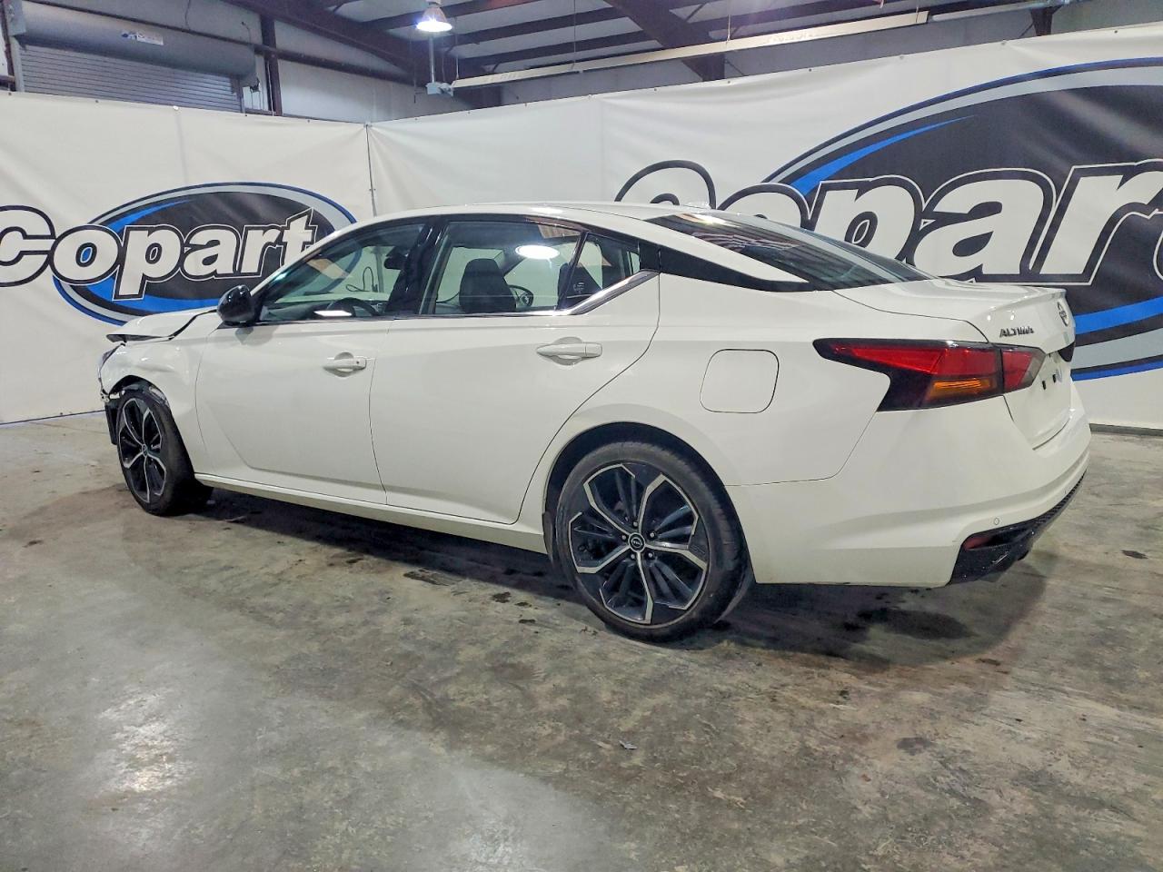 2024 NISSAN ALTIMA SR photo 2