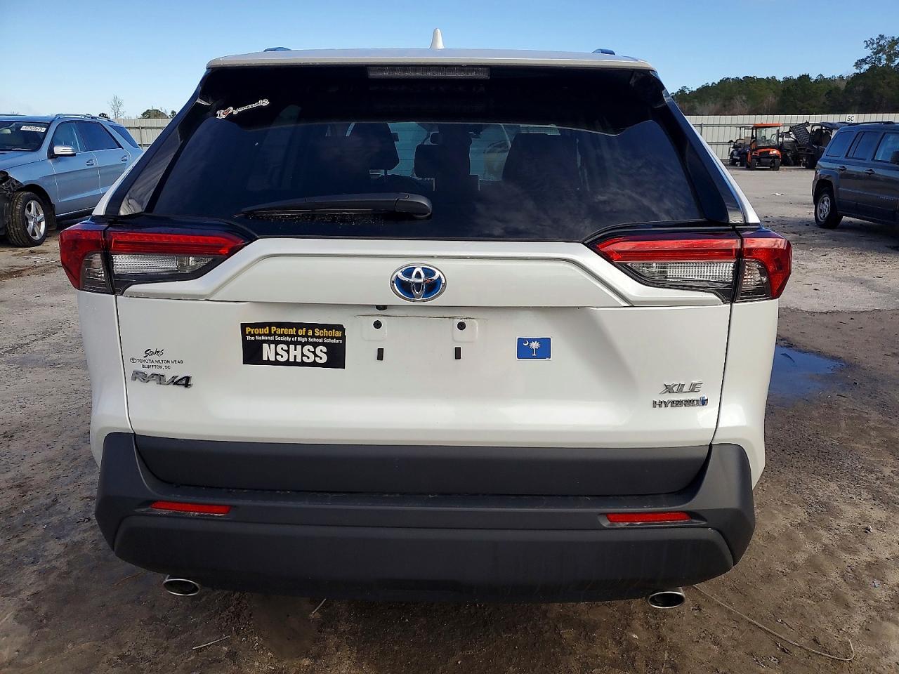 2024 TOYOTA RAV4 XLE PREMIUM photo 11