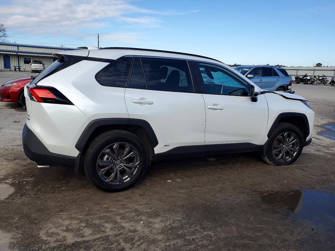 2024 TOYOTA RAV4 XLE PREMIUM photo 5