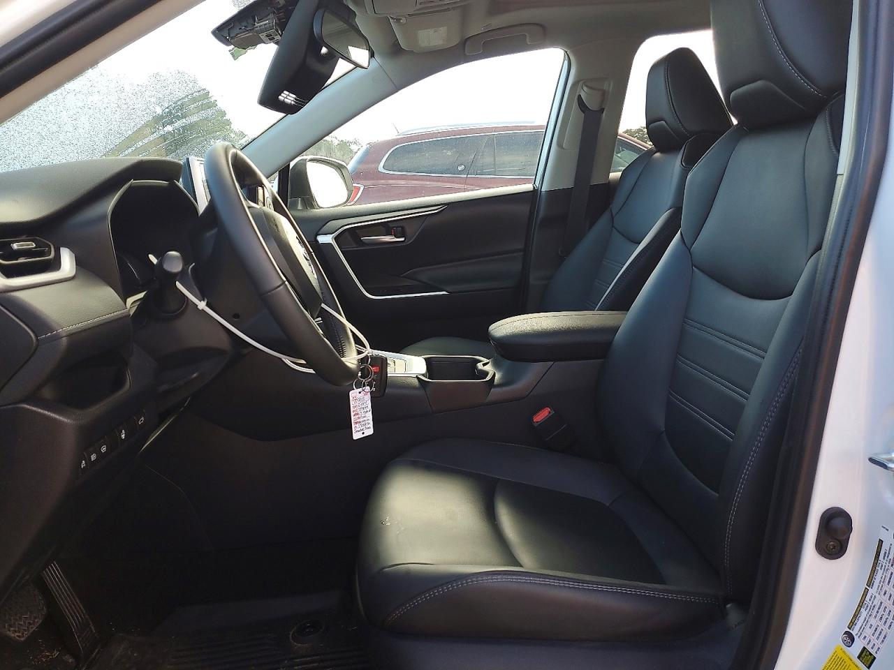 2024 TOYOTA RAV4 XLE PREMIUM photo 13
