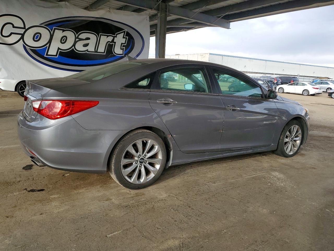 2011 HYUNDAI SONATA SE photo 3