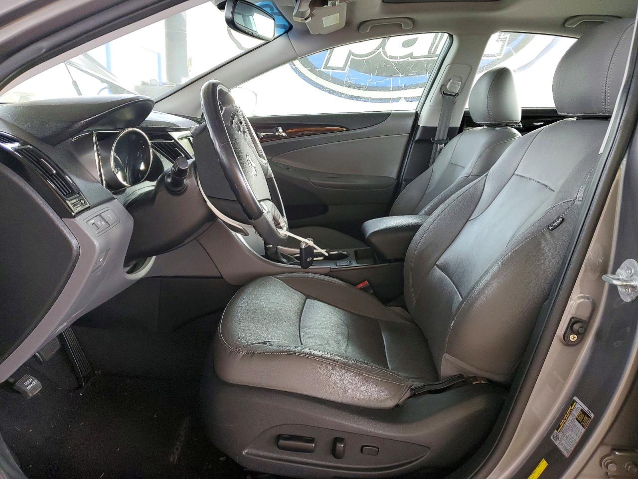 2011 HYUNDAI SONATA SE photo 7