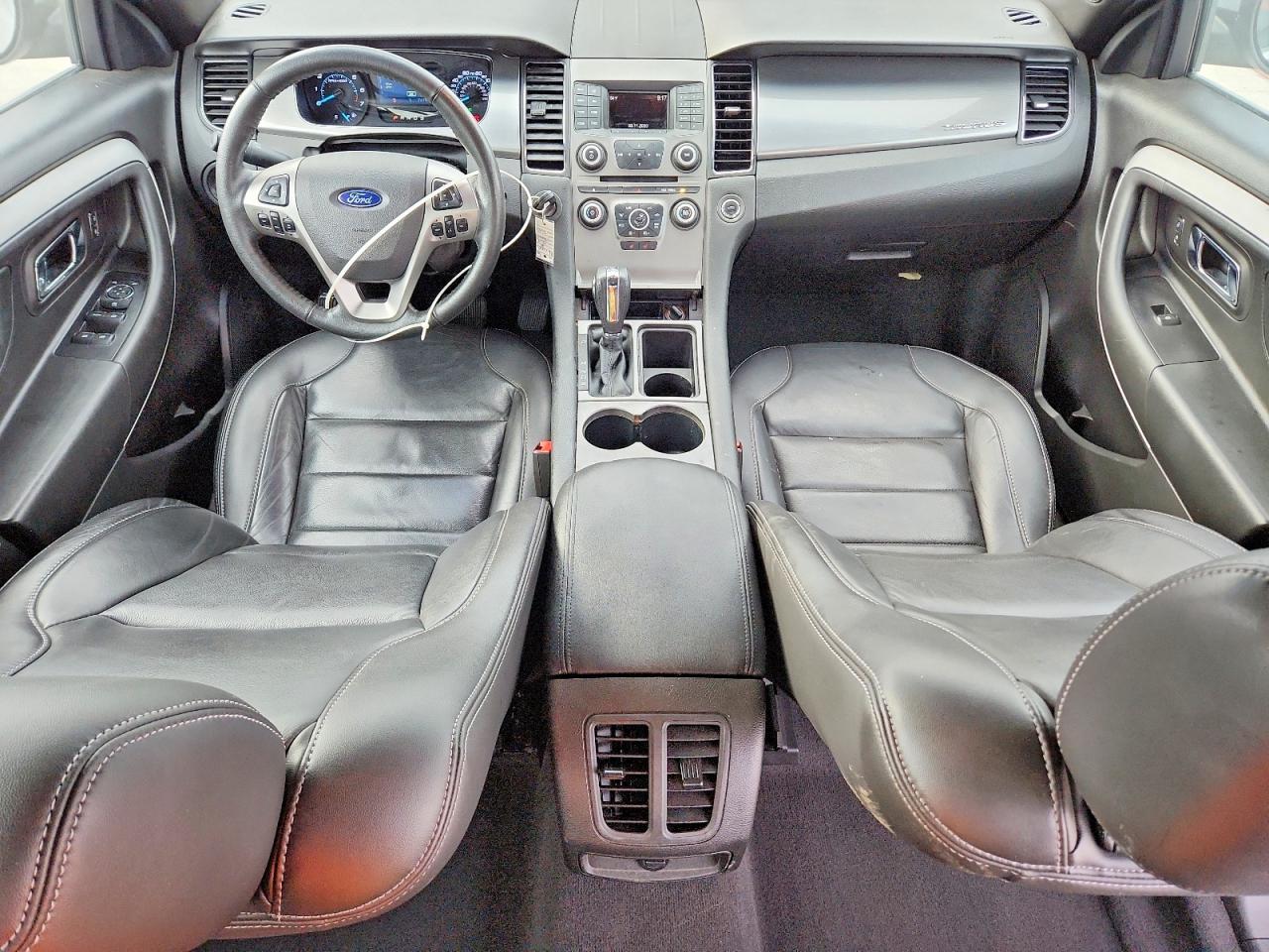 2018 FORD TAURUS SEL photo 8