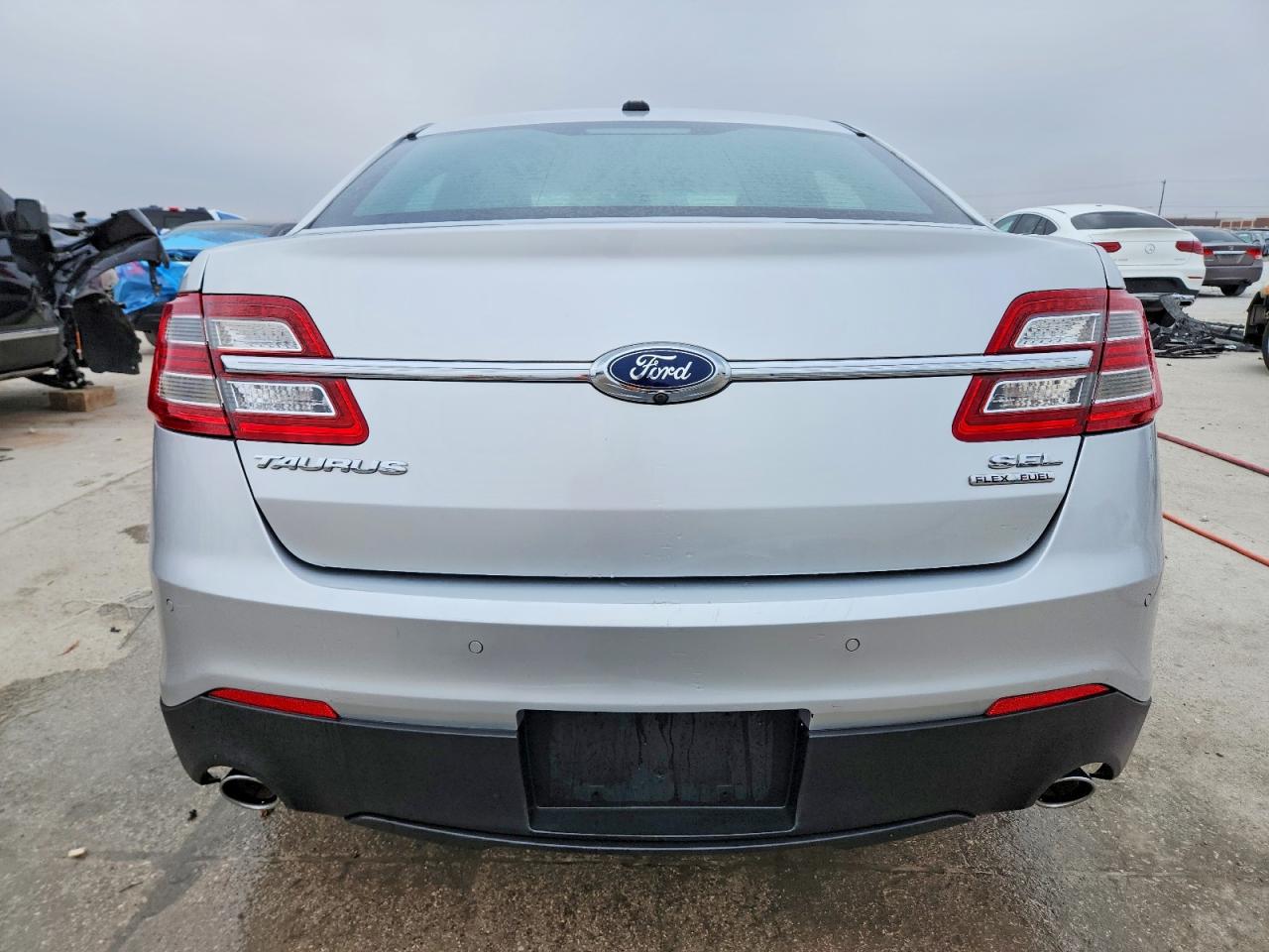 2018 FORD TAURUS SEL photo 6