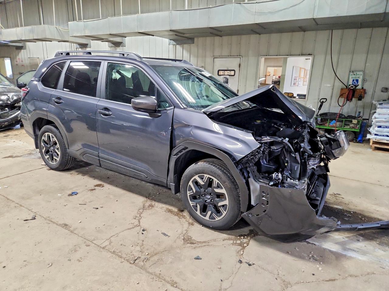 2025 SUBARU FORESTER PREMIUM photo 4
