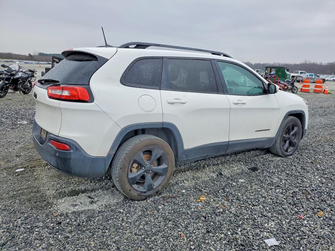 2016 JEEP CHEROKEE LATITUDE photo 3