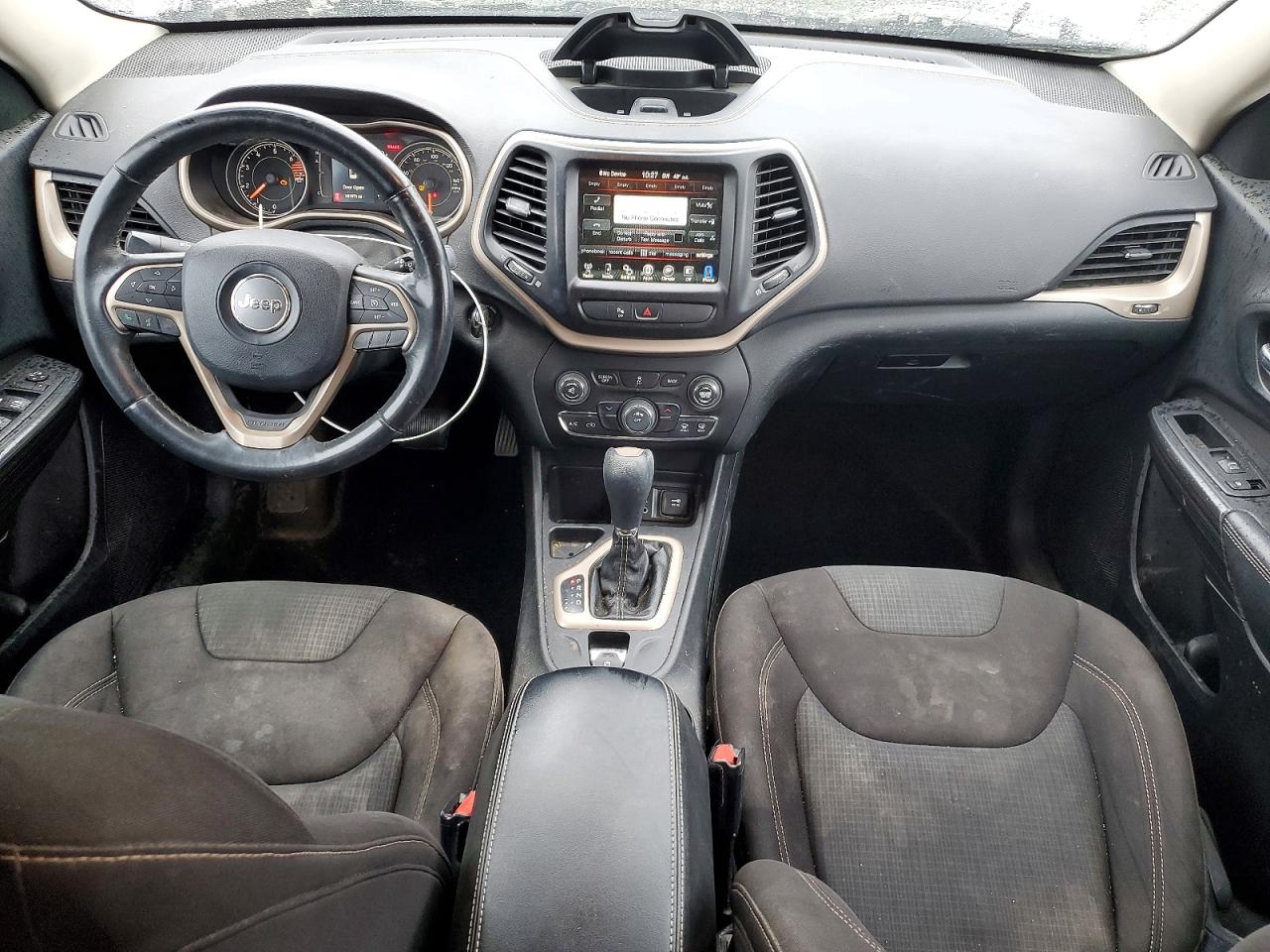 2016 JEEP CHEROKEE LATITUDE photo 8