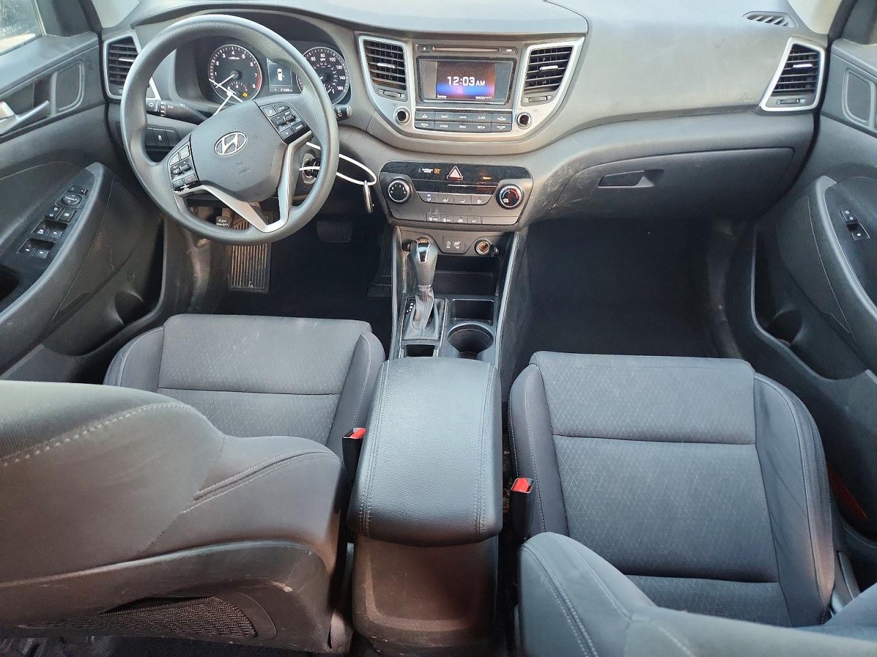 2018 HYUNDAI TUCSON SE photo 8