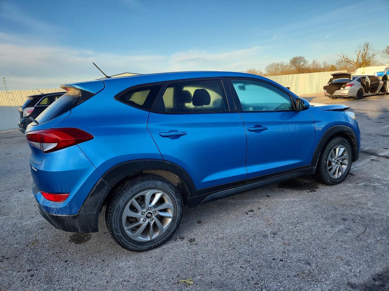 2018 HYUNDAI TUCSON SE photo 3