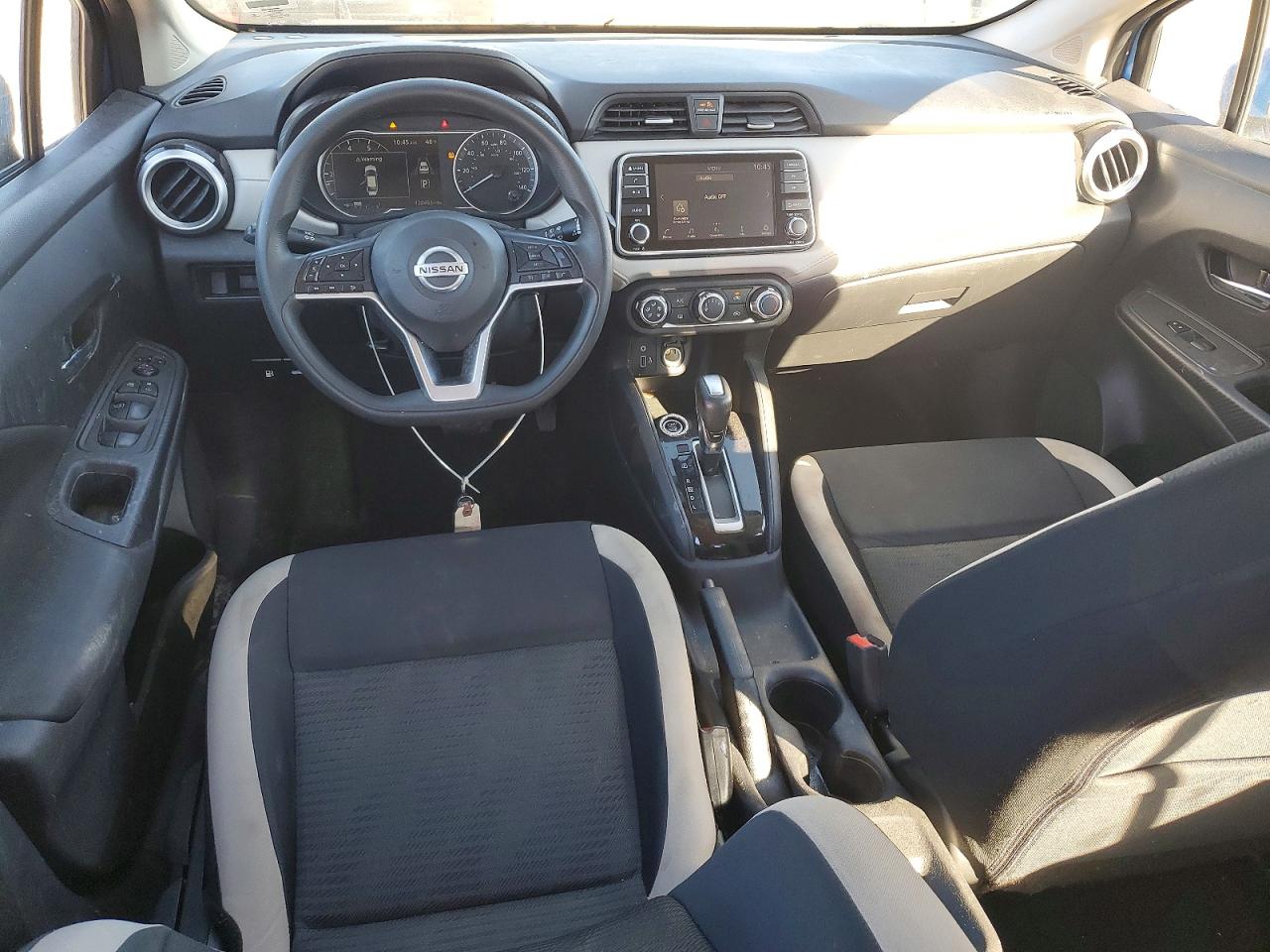 2021 NISSAN VERSA SV photo 8
